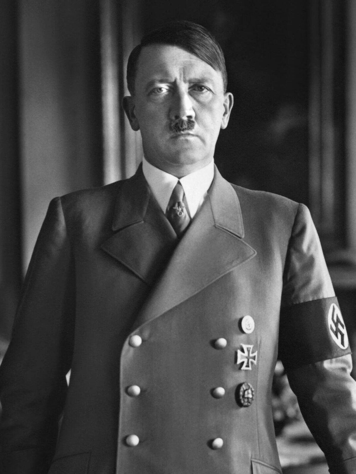 https://en.wikipedia.org/wiki/Adolf_Hitler